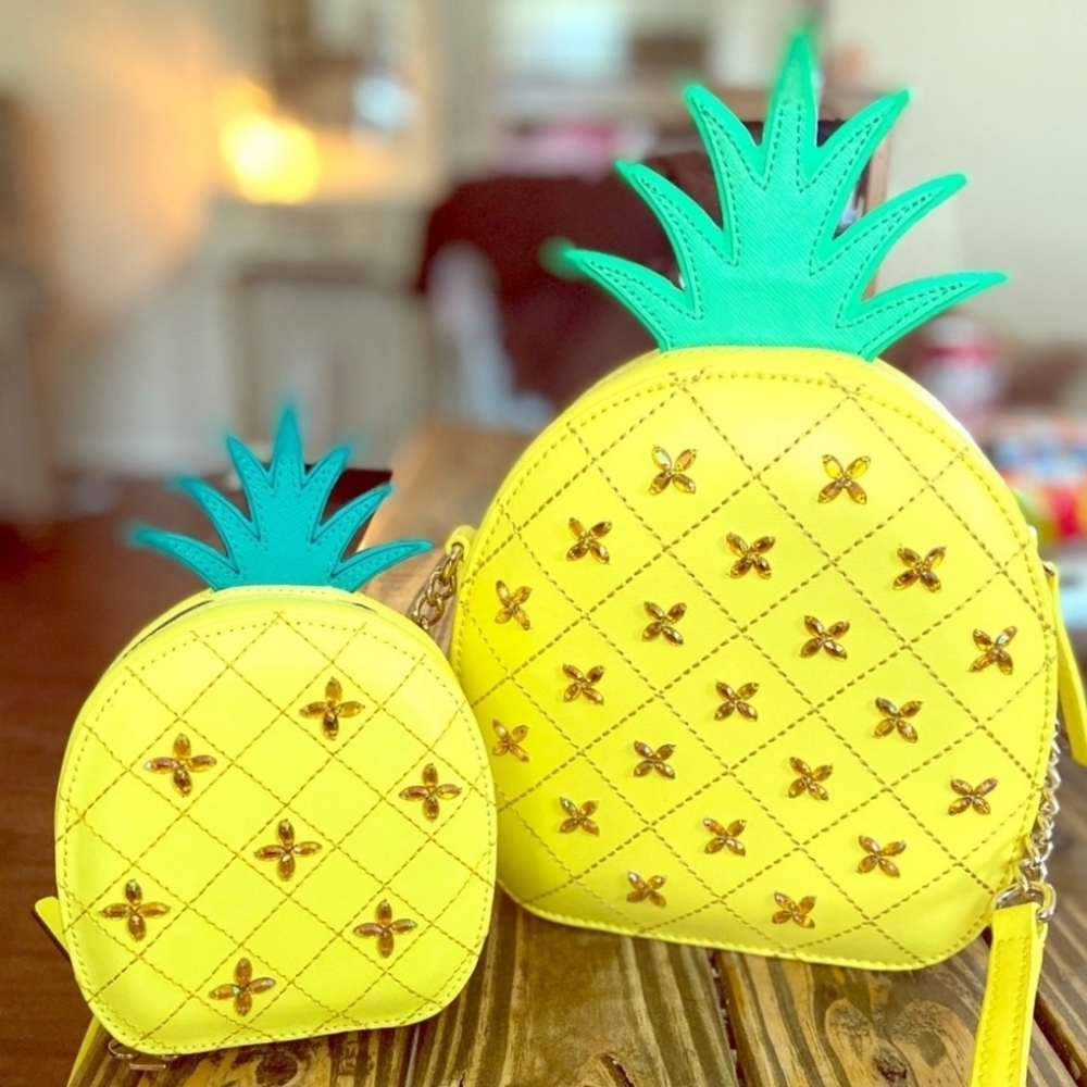 🍍▪️Kate Spade▪️ novelty Pineapple Cross Body handbag & pineapple coin purse